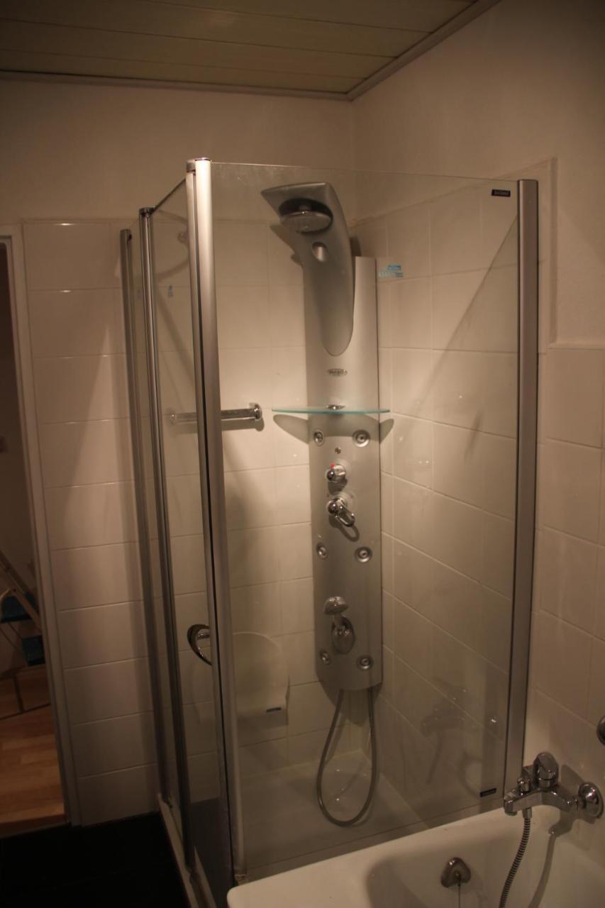 Ferienwohnung Mit 4 Schlafzimmer Fuer 2 Bis 9 Gaeste----Apartment With 4 Bedrooms For 2 To 9 Guests 뉘른베르크 외부 사진