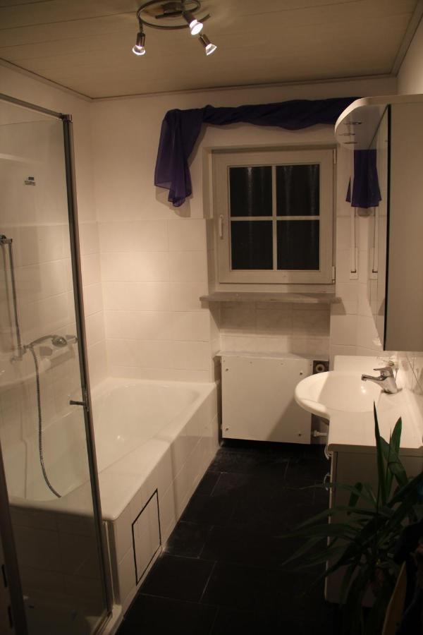 Ferienwohnung Mit 4 Schlafzimmer Fuer 2 Bis 9 Gaeste----Apartment With 4 Bedrooms For 2 To 9 Guests 뉘른베르크 외부 사진